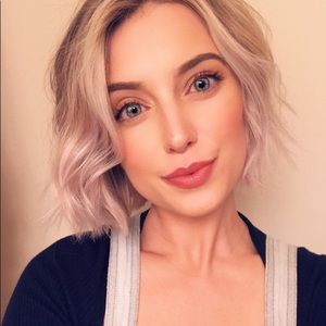 Meet your Posher, Hayley